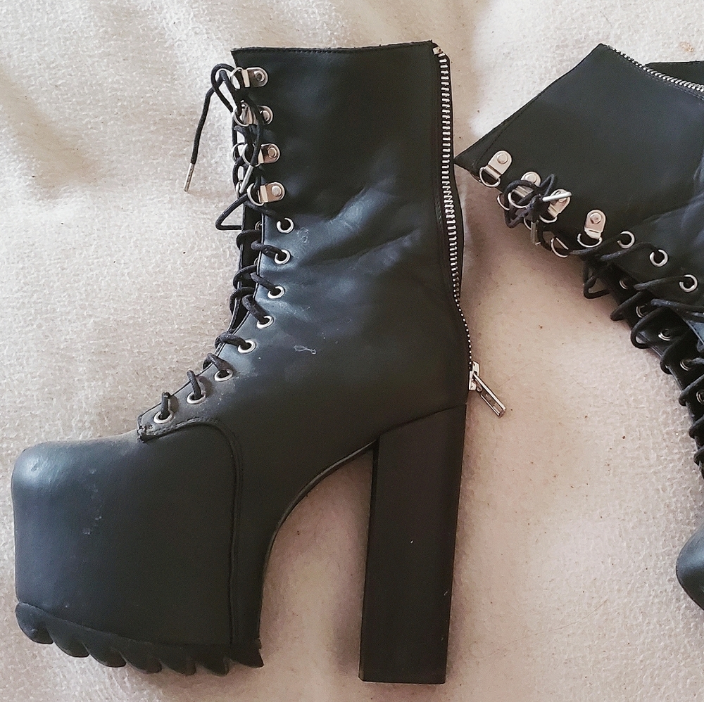 Dollskill Platform Heel Boots